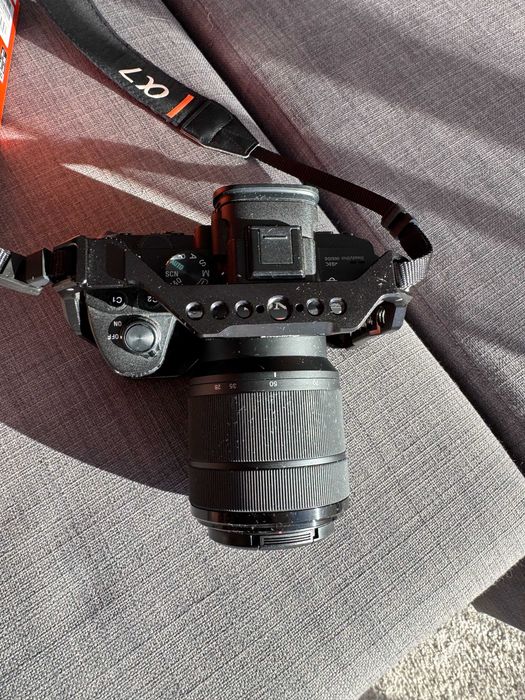 Sony alpha 7 III + FE 28-70mm f/3.5-5.6 OSS II + smallrig cage