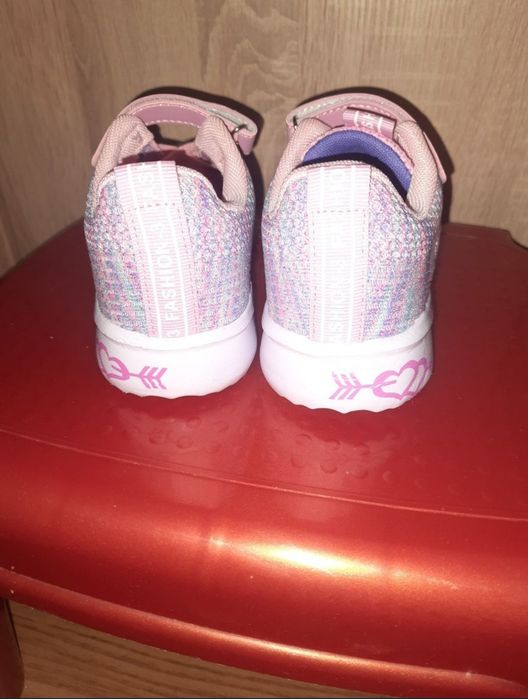 Кросівки 26р, для дівчинки.