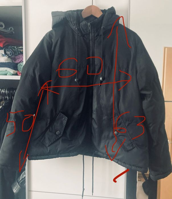 Czarna kurtka zimowa krótka