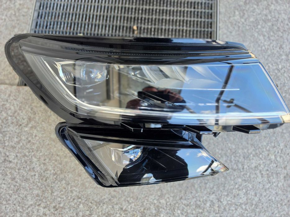 Reflektor Lampa Prawa Skoda Kodiaq 566  Full Led 566941016H stan idealny   Škoda