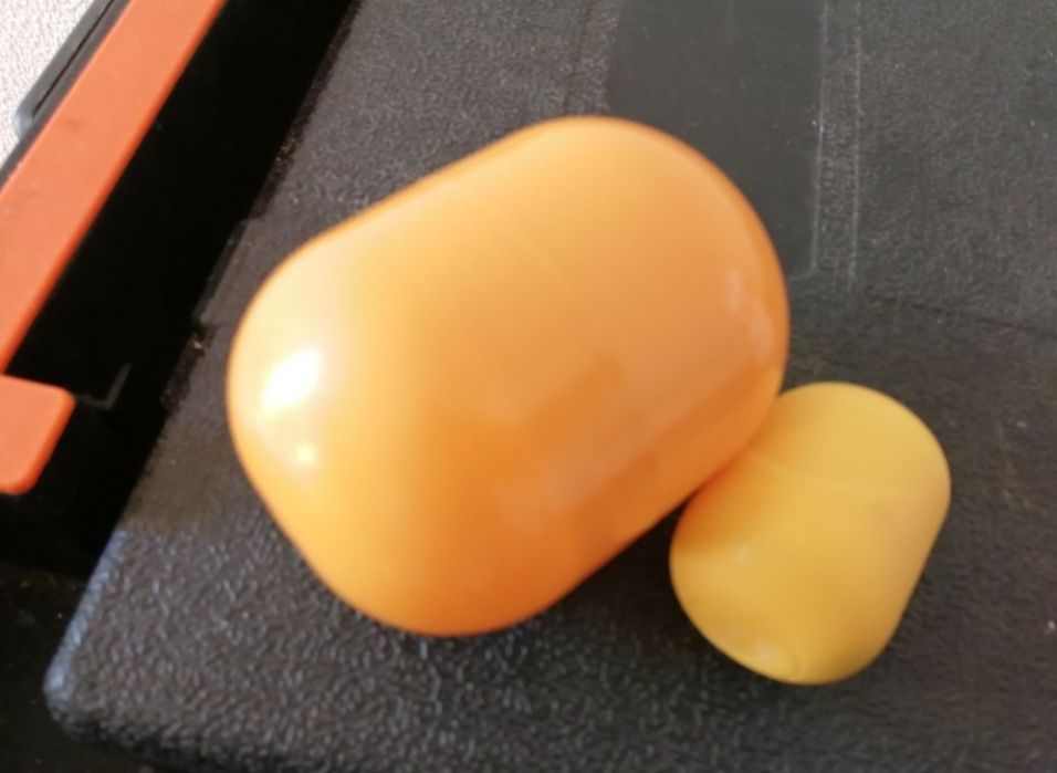 2 Ovos kinder 2 tamanhos