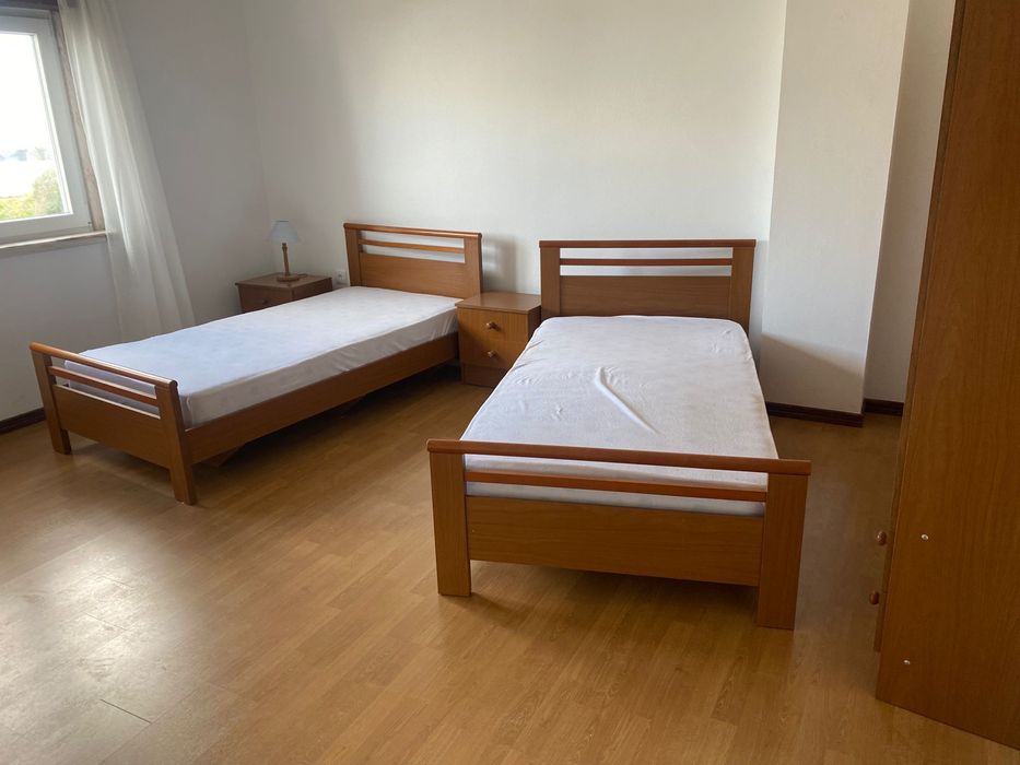 Cama de solteiro com colchão