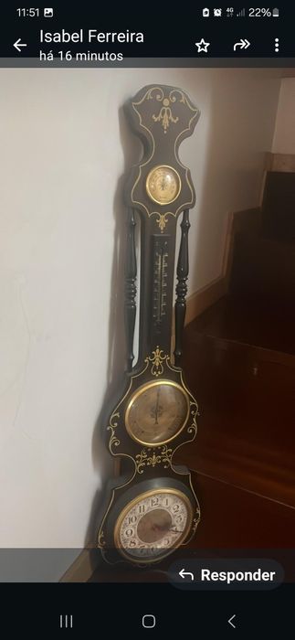 Relógio  todo madeira