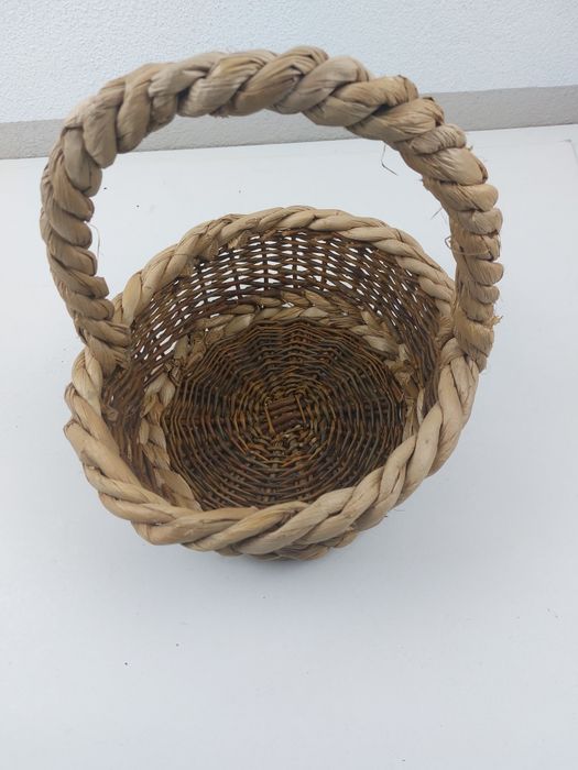4 Small Wicker Baskets424495082436700163
