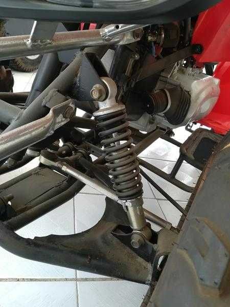 Moto 4 Best 125 - Usada