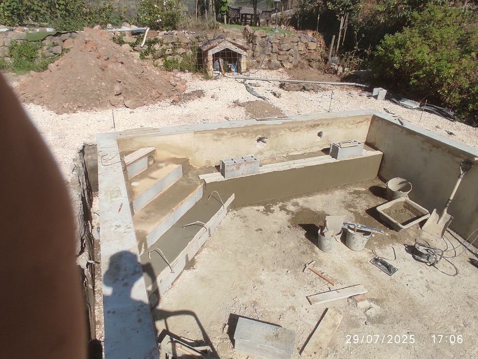 Geral Construções,pool work'.