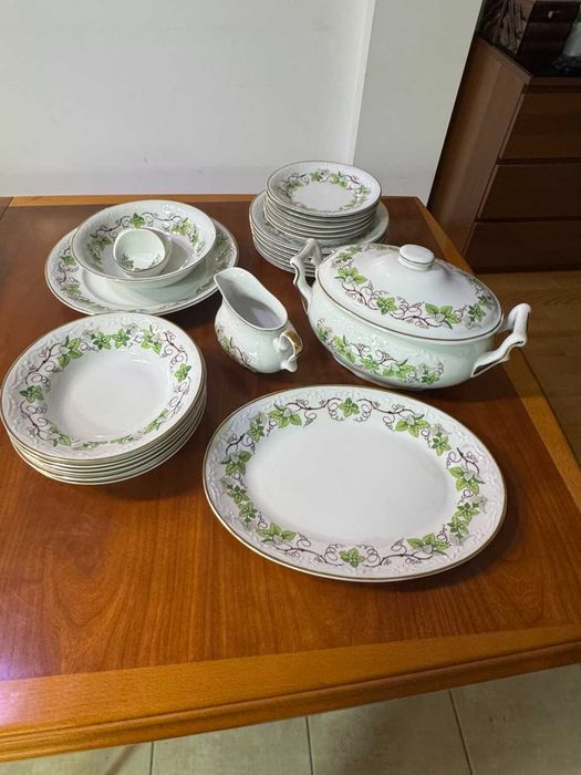 Porcelanowy serwis obiadowy Karolina dla 6 osób – PRL, winorośl