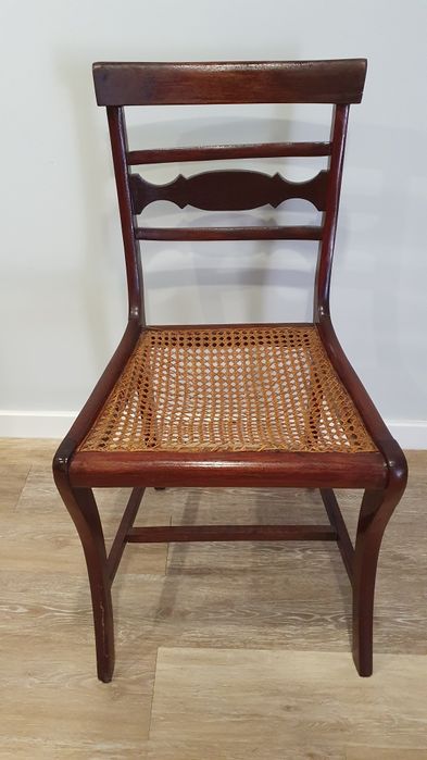 Cadeira antiga para restaurar