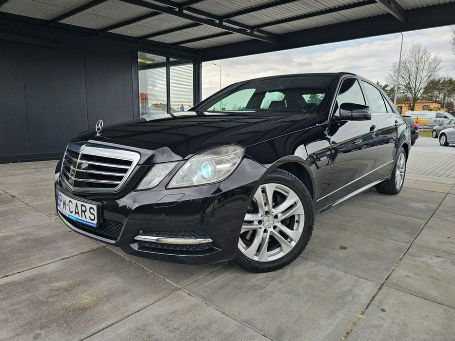 Mercedes-Benz Klasa E V6/230KM/AVANTGARDE/Webasto/Xenon/NAVI/Skóra/Autom/Serwis/Bezwyp/GWAR
