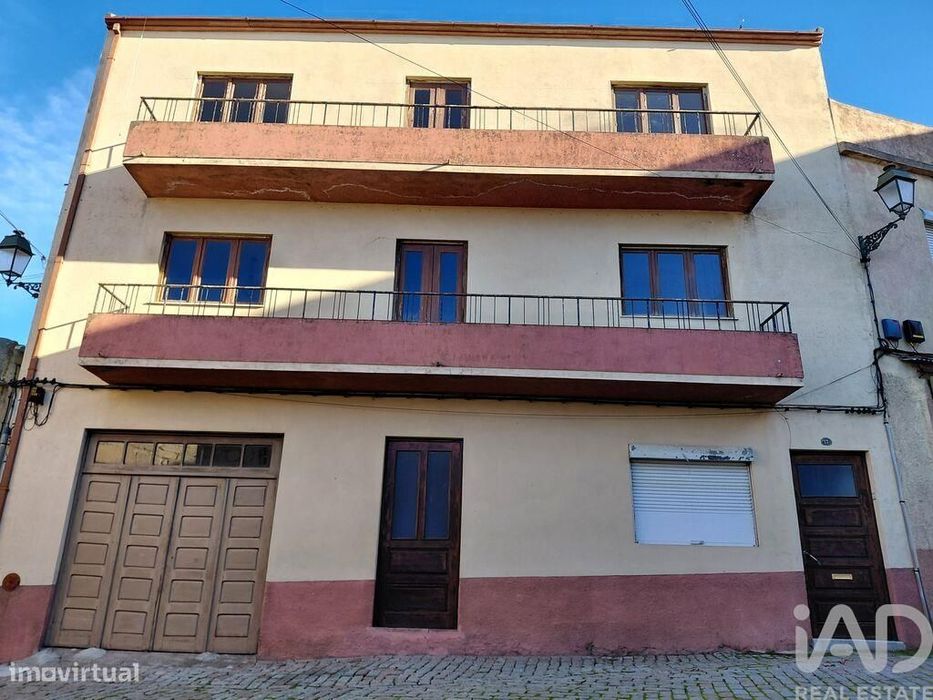 Casa / Villa T4 em Caria de 267 m2