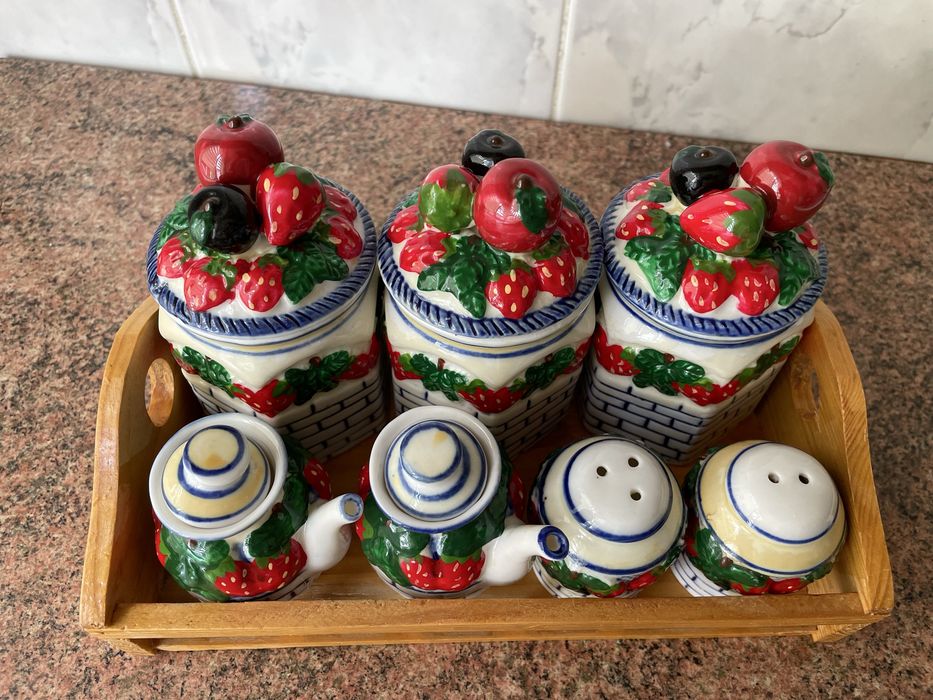 Набір керамічного посуду