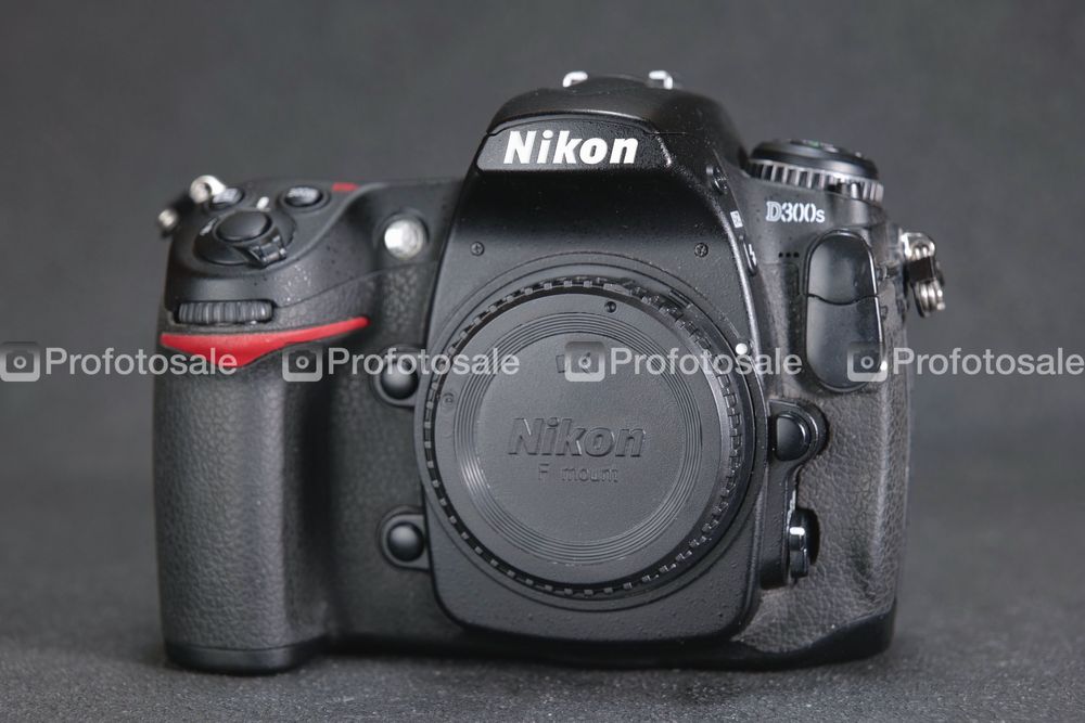 Фотоапарат Nikon D300S