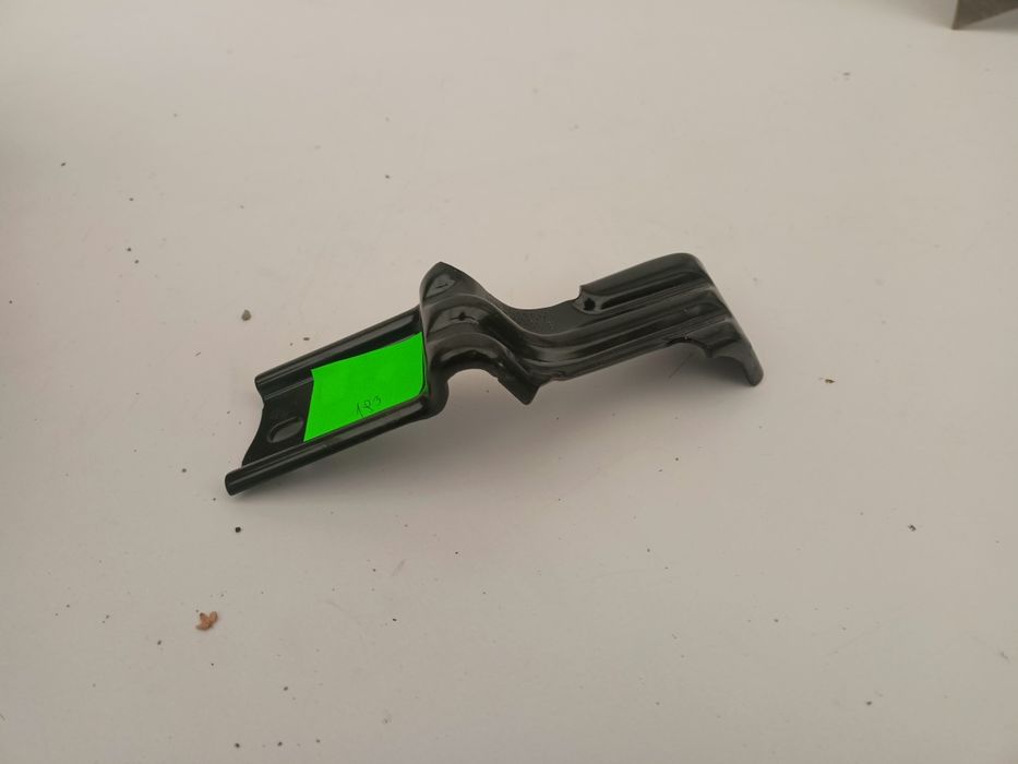 VW Golf VII 7 5g0 wspornik zderzaka prawy tył tylny mocowanie ślizg