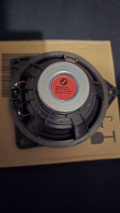 Colunas Bowers & Wilkins BMW