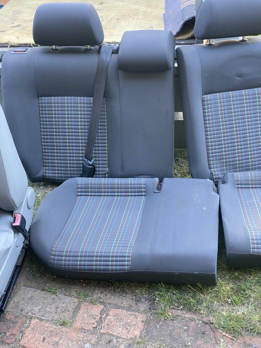 Kompletne Fotele i częsci VW Polo 9N
