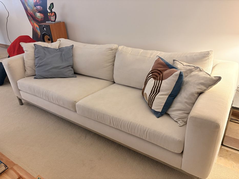 Sofá de 3 lugares em bom estado!