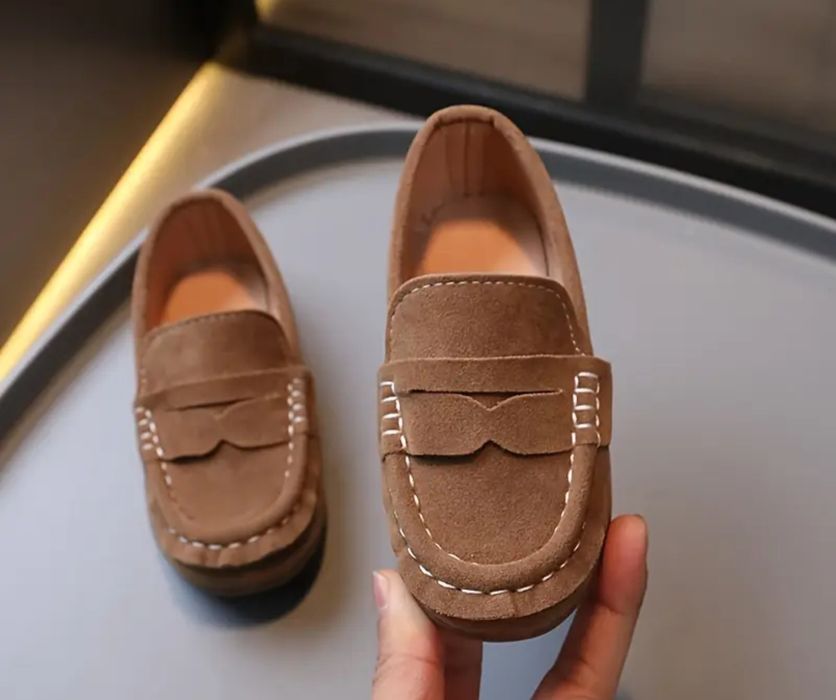 Нові лофери на хлопчика та кросівки