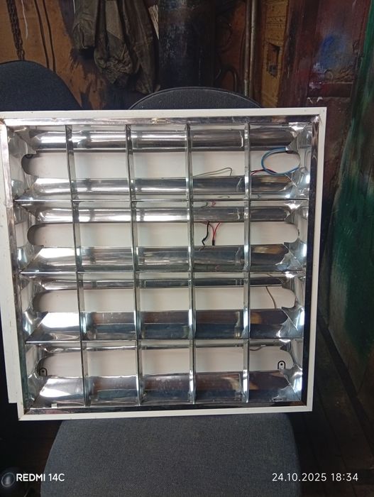 Лампа дневного света 2 штуки