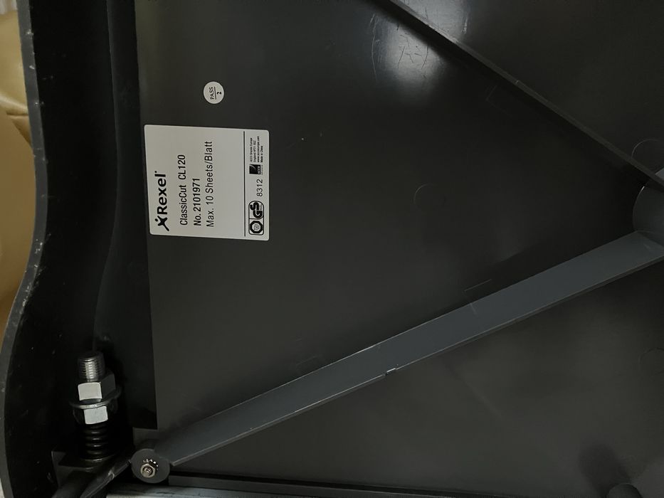 Gilotyna obcinarka Rexel Classic Cut CL120