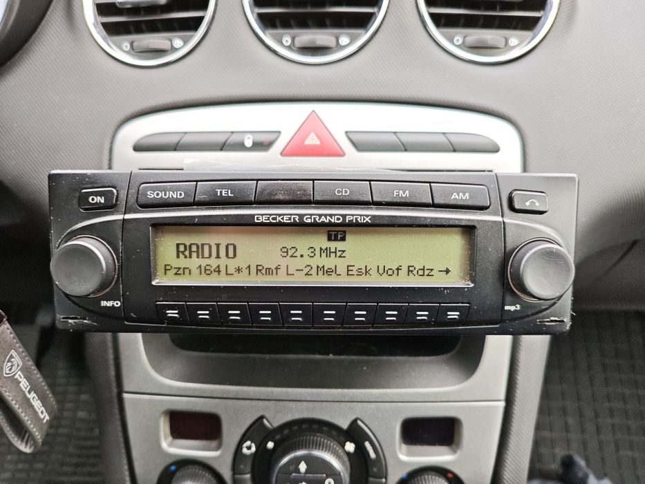 Radio samochodowe Becker Grand Prix BE 7990 Bluetooth CD MP3 Classic