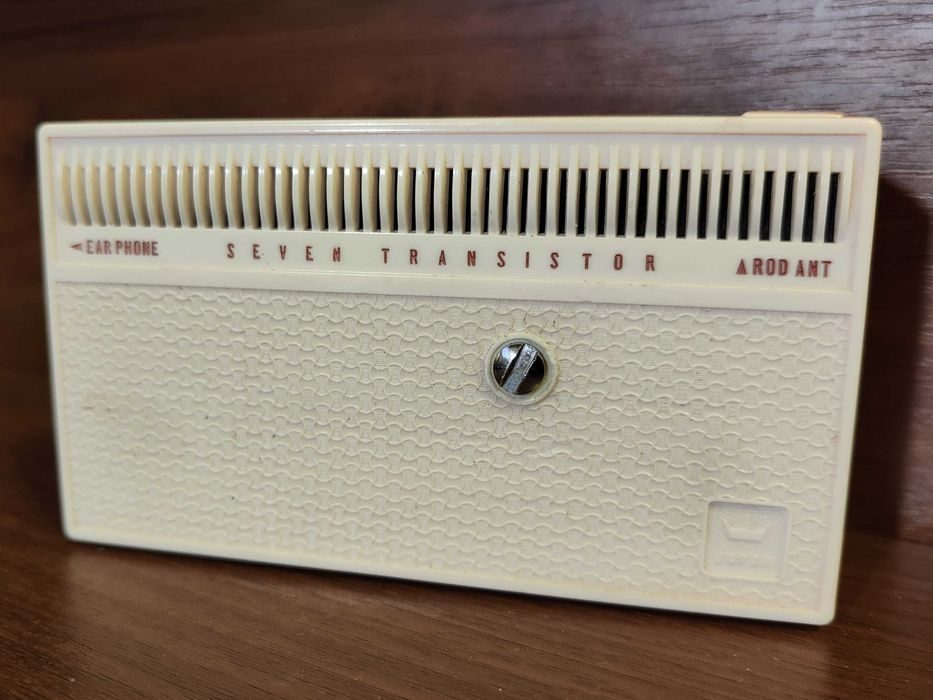 Вінтажний портативний радіоприймач Sanyo 7S-P11 SW/MW, 1963р.ПРАЦЮЄ!