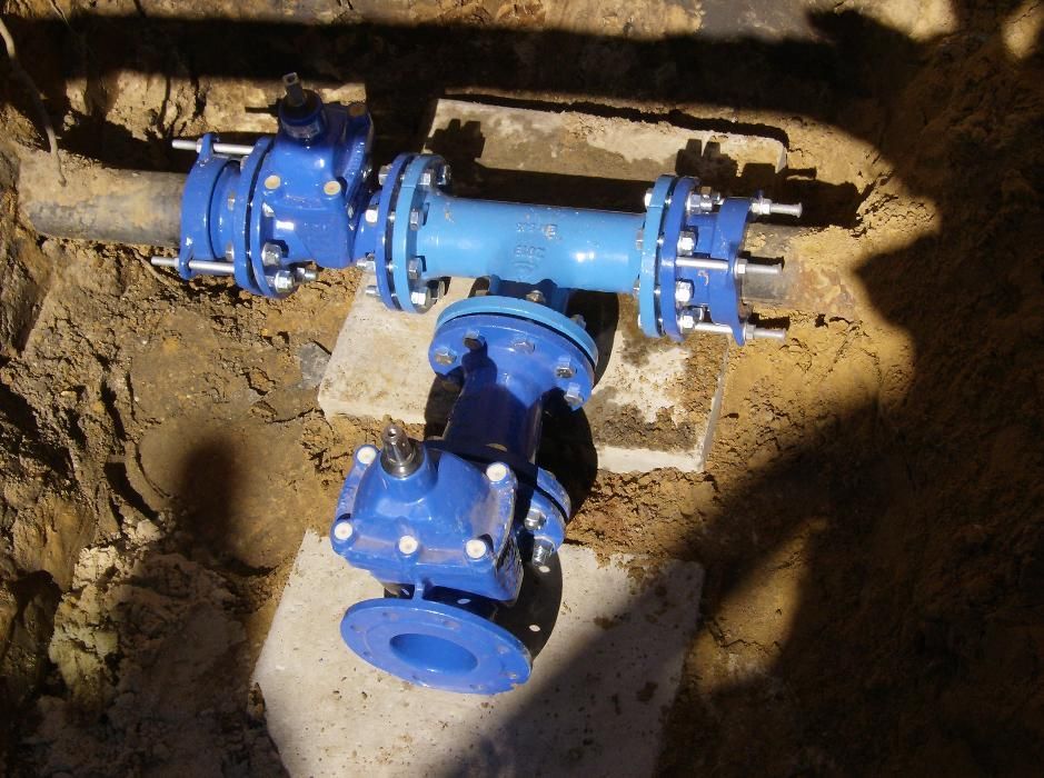 Przyłącza i sieci wodne, kanalizacyjne,gazowe. Zgrzewarka doczołowa