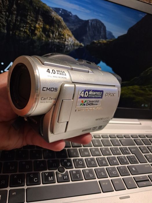 Японская видеокамера Sony DCR-DVD408E