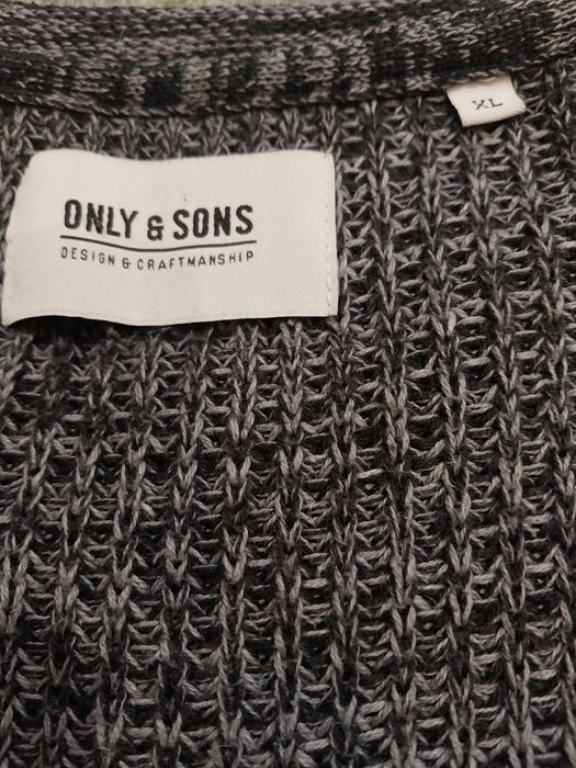 Стильний светр для стильного чоловіка