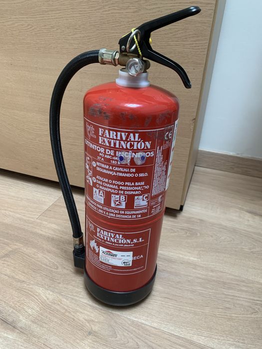 Extintor ABC 6Kg com manutenção feita