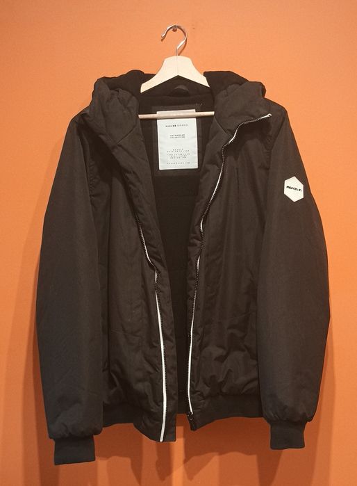 Czarna kurtka zimowa rozmiar S