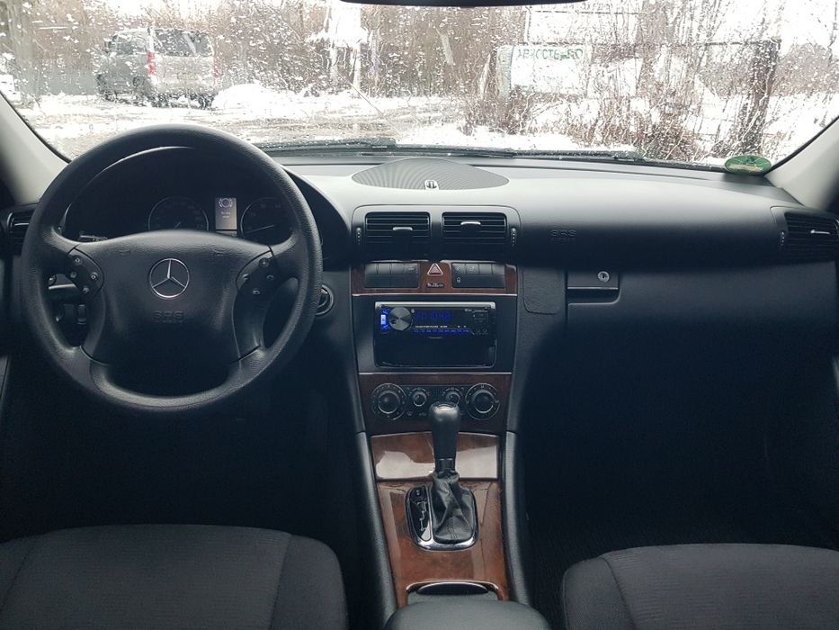 Продам автомобіль ресталінговий мерседес  с200