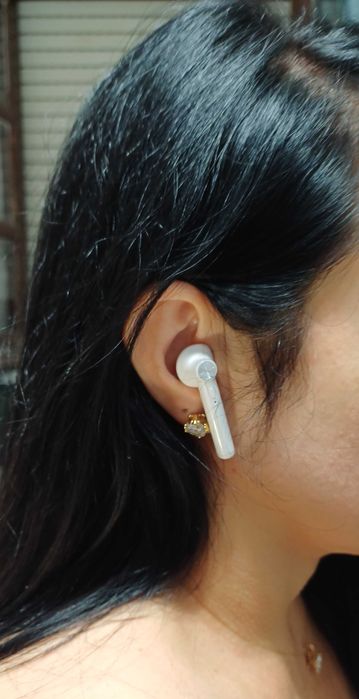 Headphones and Microphone64575425485955123