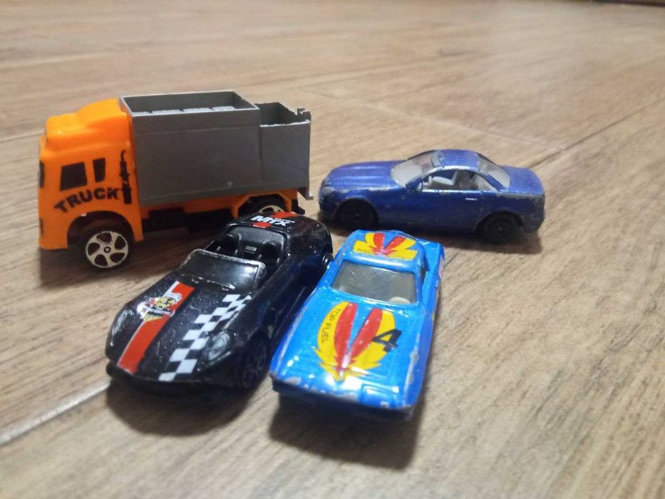 Машинки,іграшки,роботи,модельки