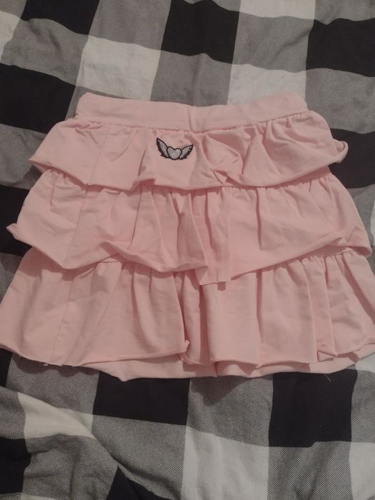 Sprzedam spódnice damska z falbanami. NOWA z metką.