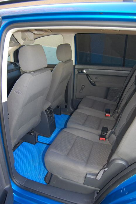 Volkswagen Touran 1.6 FSI Гарний стан 6-ступка