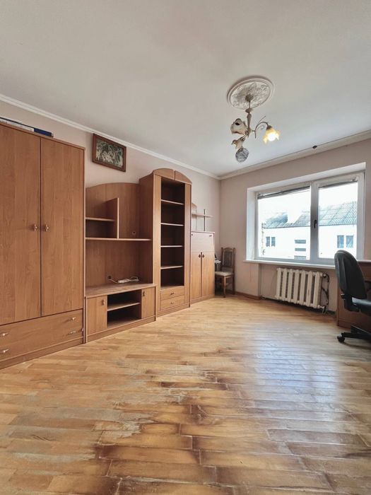 Продаж 3-кімнатної квартири 76 м² + горище, Пустомити, 2 / 2 поверх