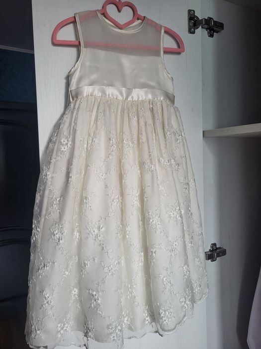 Гарна сукня красивое платье