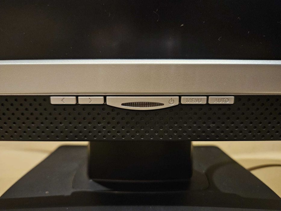 Vendo monitor semi-velho Siemens Fujitsu de 19" a preço simbólico