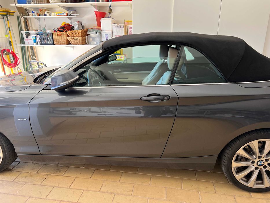 carro cabrio 220D Luxury