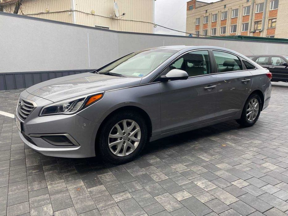 Продам власний автомобіль Hyundai Sonata 2017 року.