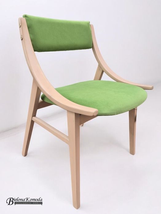 Krzesło PRL Skoczek po renowacji po odnowieniu