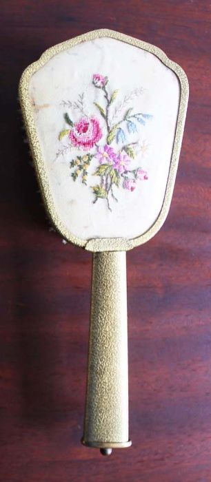 Antiga escova de pentear de fabrico inglês