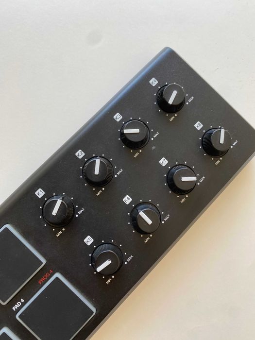 Controlador MIDI Akai LPD8