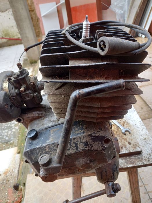 Motor AM6 Minarel