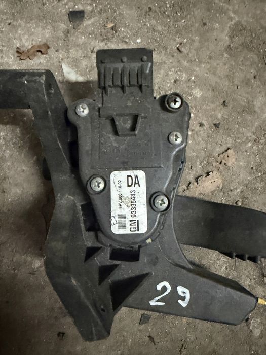pedał gazu potencjometr opel meriva a 93335443