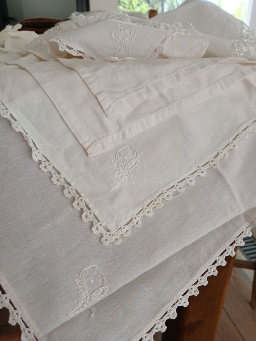Peças de Renda e Pano Antigo