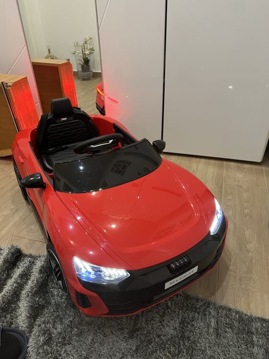 Carro elétrico criança