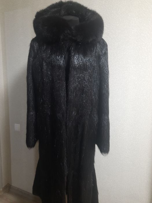 Продам шубу с капюшоном