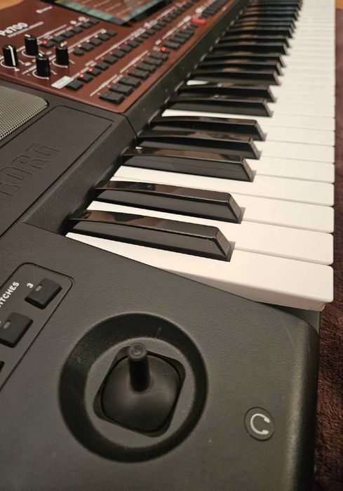 Korg PA700 profesjonalny keyboard w idealnym stanie.