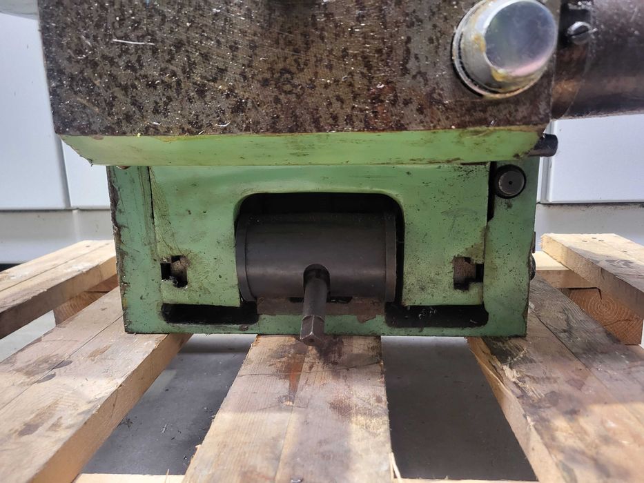 Stół teowy do frezarki X8132 3 osiowy